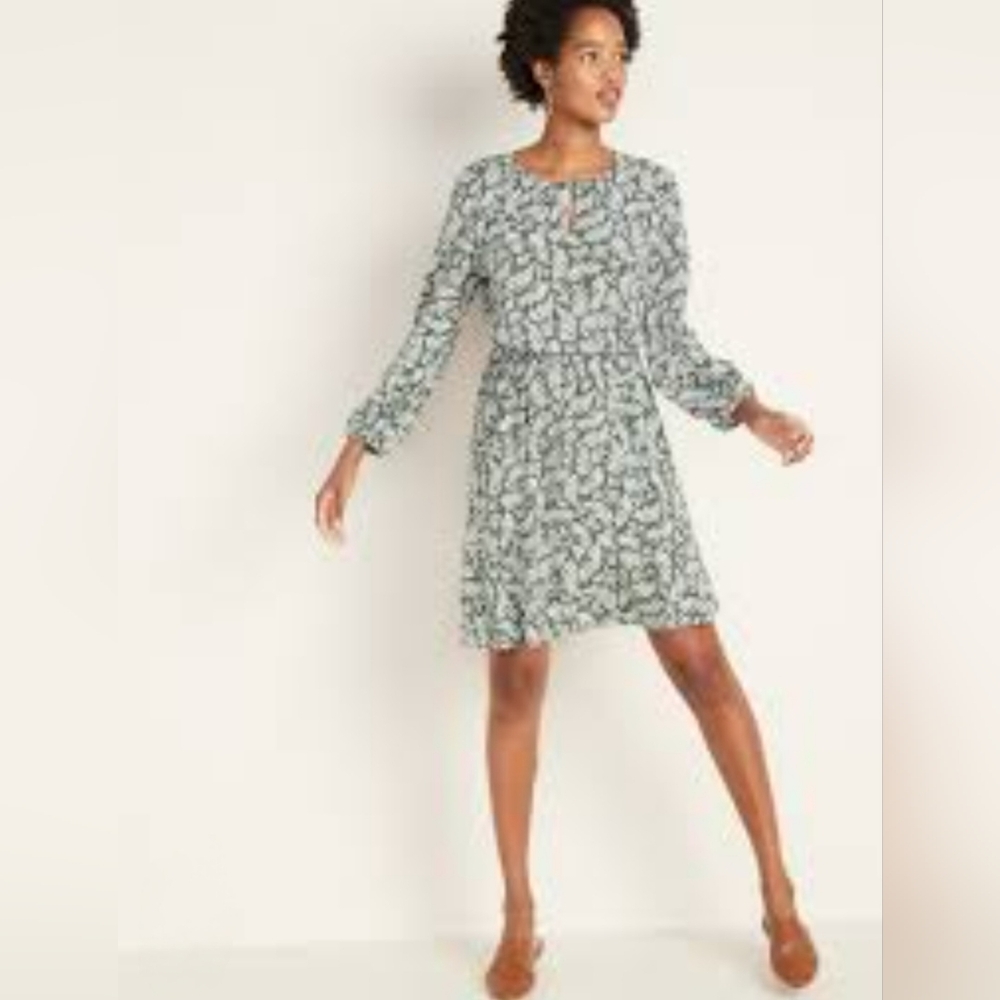 Old Navy Waist-Defined Keyhole Dress